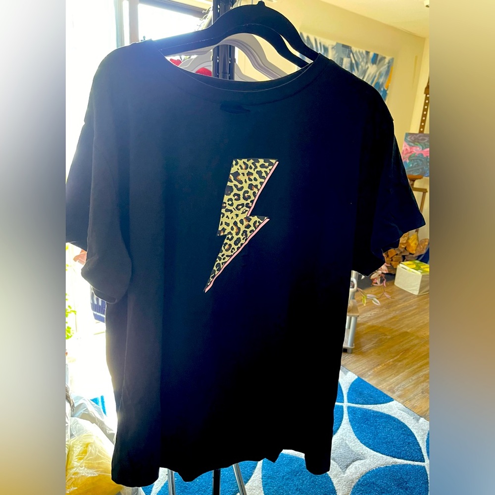 Cute black, de stressed tee shirt. Size XXL.